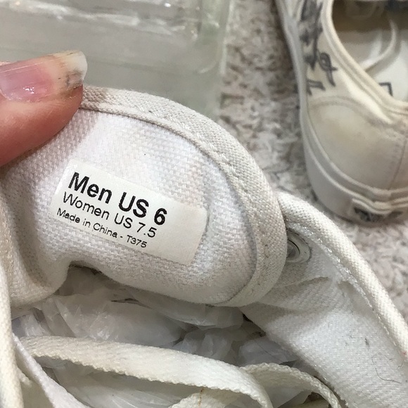 Vans custom black rose design sneakers 7.5 - Picture 11 of 12